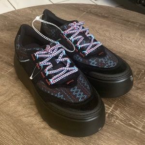 UGG Lace Heritage Platform Sneakers Women's Size 7.5 NWOT